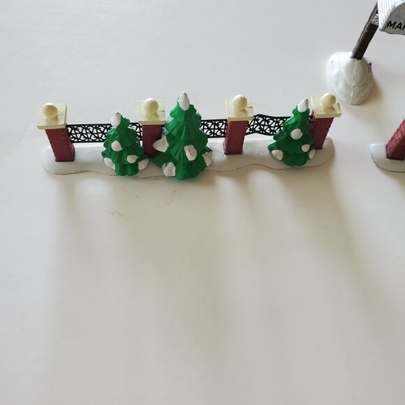 Department 56 Two Tree Lined Fences with Mailbox - Picture 12 of 15